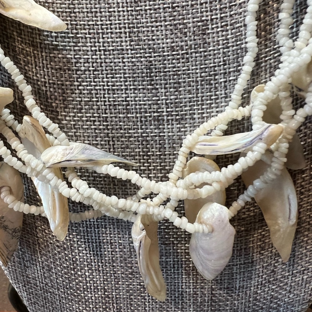 Shell & bead necklace - Picture 5 of 7